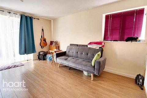 2 bedroom end of terrace house for sale, High Street, Fletton