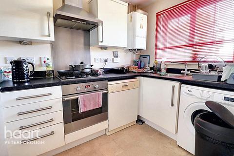 2 bedroom end of terrace house for sale, High Street, Fletton