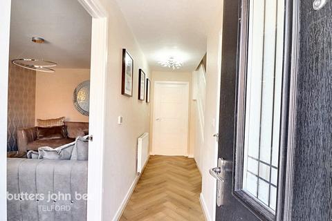 3 bedroom detached house for sale, John Rushton Drive, Telford