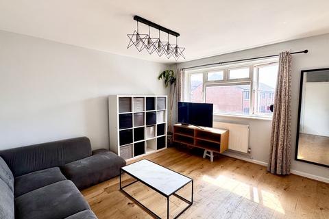 2 bedroom flat for sale, Hillary Road, Southall, Greater London, UB2