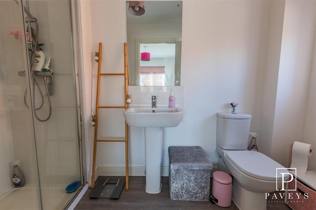 Ensuite shower room