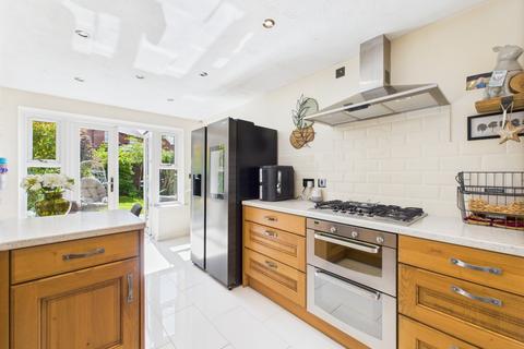 3 bedroom townhouse for sale, Loddington Way, Mawsley, NN14 1GE