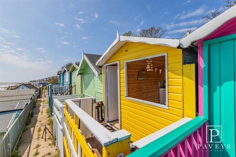 Chalet for sale, Southcliff Parade, Walton On The Naze