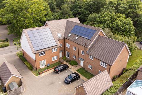2 bedroom flat for sale, Haynes Way, Crawley RH11