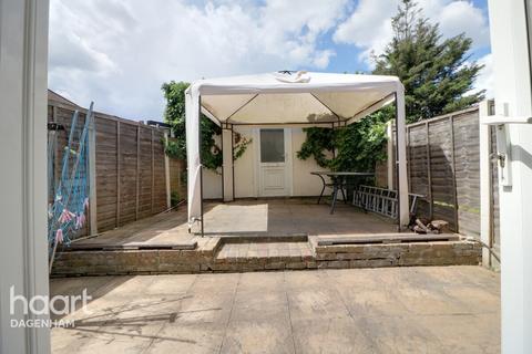 2 bedroom terraced house for sale, Oglethorpe Road, Dagenham