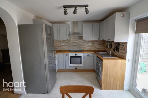 2 bedroom terraced house for sale, Oglethorpe Road, Dagenham