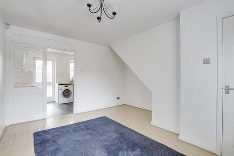15 Avon Gardens, West Bridgford, Nottingham, NG2 6BP