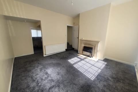 4 bedroom terraced house to rent, Heaton Road, BD9 4PS