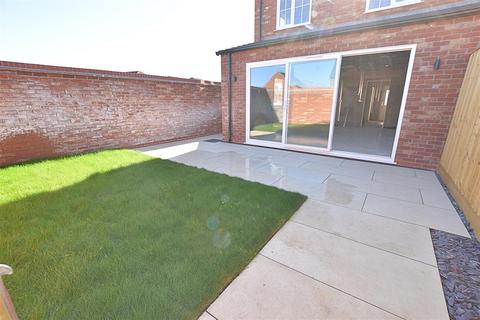 3 bedroom semi-detached house for sale, Hewitt Gardens, Laceby DN37