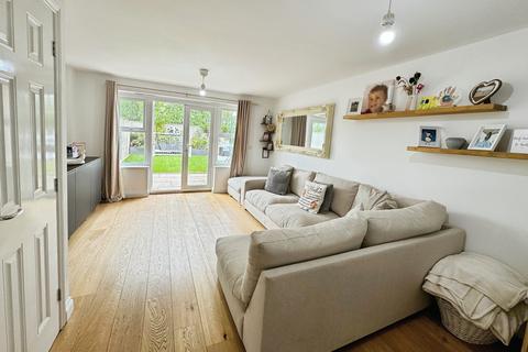 93 Highlander Drive, Donnington, Telford, TF2 8JU