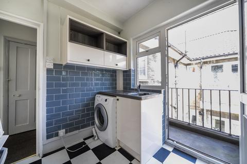 235 Brookehowse Road, London, SE6 3TT