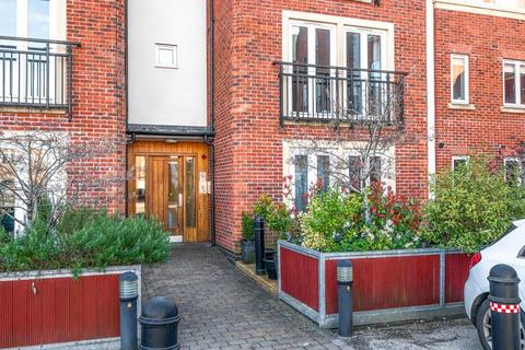 2 bedroom flat for sale, Old Amersham,  Buckinghamshire,  HP7