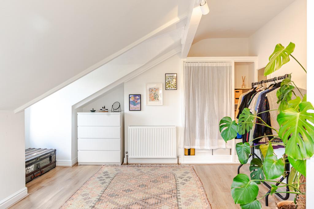 Bedroom2c