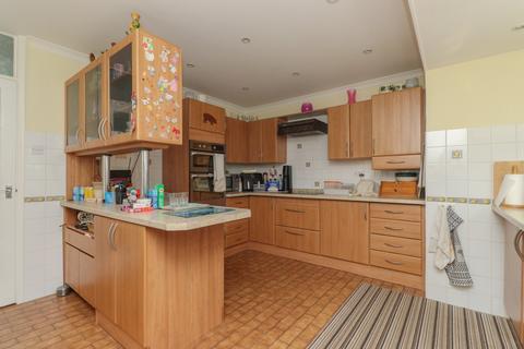 3 bedroom bungalow for sale, Epple Bay Road, Birchington, CT7