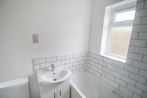 3 bedroom semi-detached house to rent, Wallscourt Road, Bristol BS34