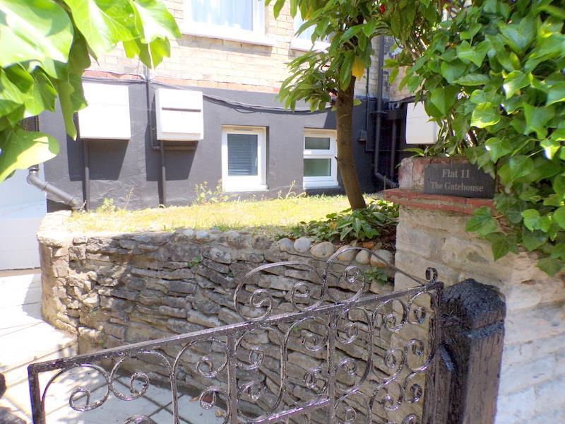 100 8701.jpg