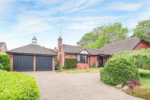 24 Gloster Drive, Kenilworth, CV8 2TU