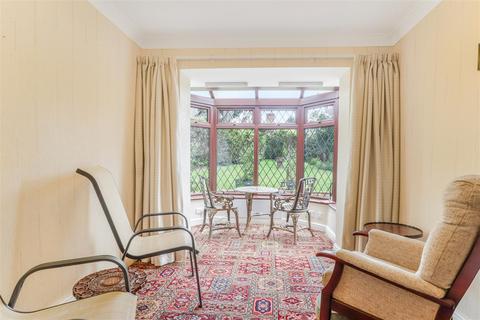 24 Gloster Drive, Kenilworth, CV8 2TU