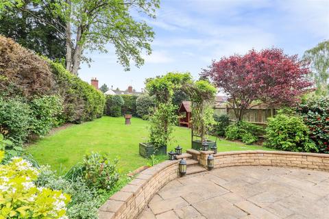 24 Gloster Drive, Kenilworth, CV8 2TU