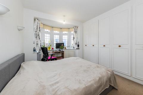 33 Forest Road, Ilford, IG6 3HA