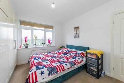 33 Forest Road, Ilford, IG6 3HA