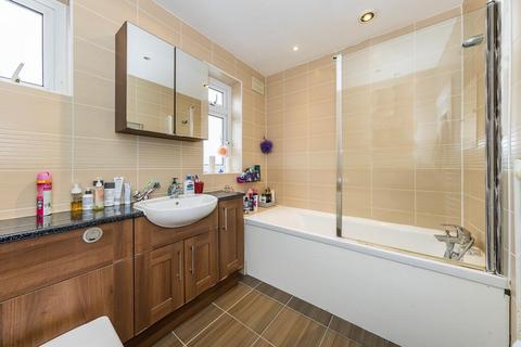 33 Forest Road, Ilford, IG6 3HA