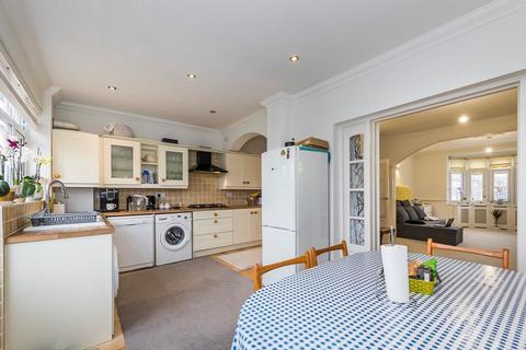 33 Forest Road, Ilford, IG6 3HA