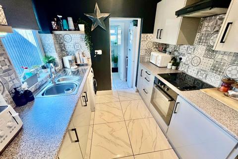 3 bedroom terraced house for sale, Cross Street, Rothwell, Kettering