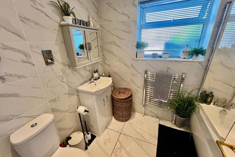 3 bedroom terraced house for sale, Cross Street, Rothwell, Kettering