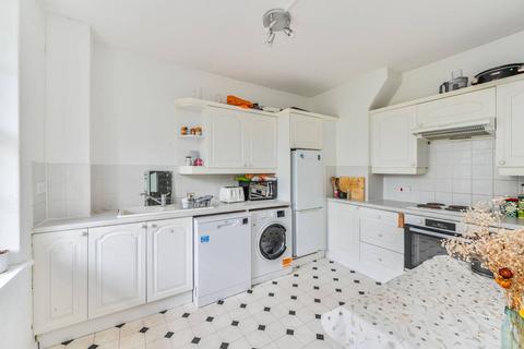 3 bedroom terraced house to rent, Vicarage Crescent, Battersea, London, SW11