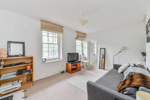 3 bedroom terraced house to rent, Vicarage Crescent, Battersea, London, SW11