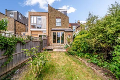 24 Reynolds Road, London, SE15 3AH