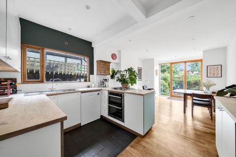24 Reynolds Road, London, SE15 3AH