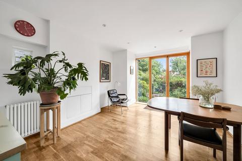 24 Reynolds Road, London, SE15 3AH