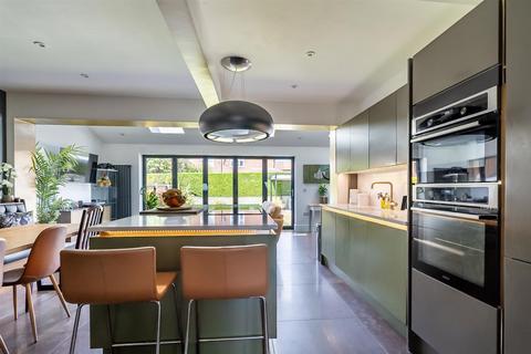 4 bedroom semi-detached house for sale, Heworth Hall Drive, York, YO31 1AG