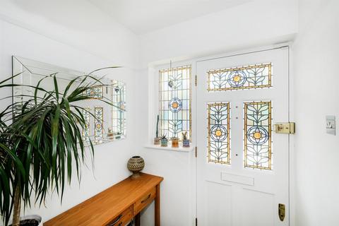4 bedroom end of terrace house for sale, Colvin Gardens, Wanstead