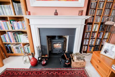 4 bedroom end of terrace house for sale, Colvin Gardens, Wanstead