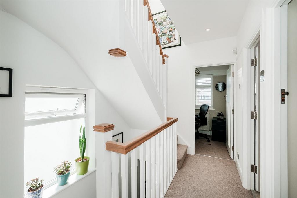 8 Colvin Gardens-14 web.jpg