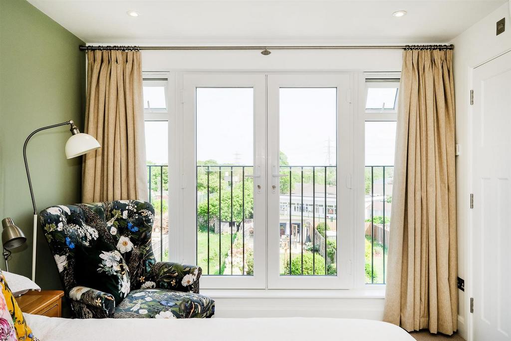 8 Colvin Gardens-10 web.jpg