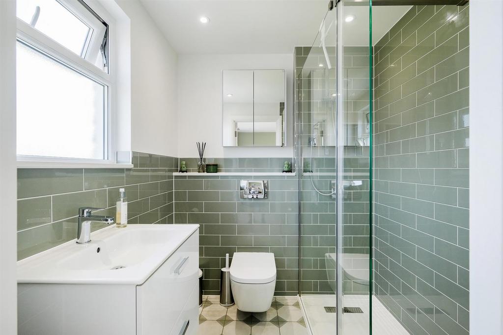 8 Colvin Gardens-2 web.jpg