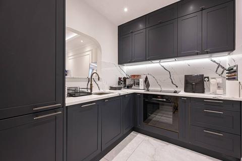 1 bedroom flat to rent, Cornwall Gardens, South Kensington, London, SW7