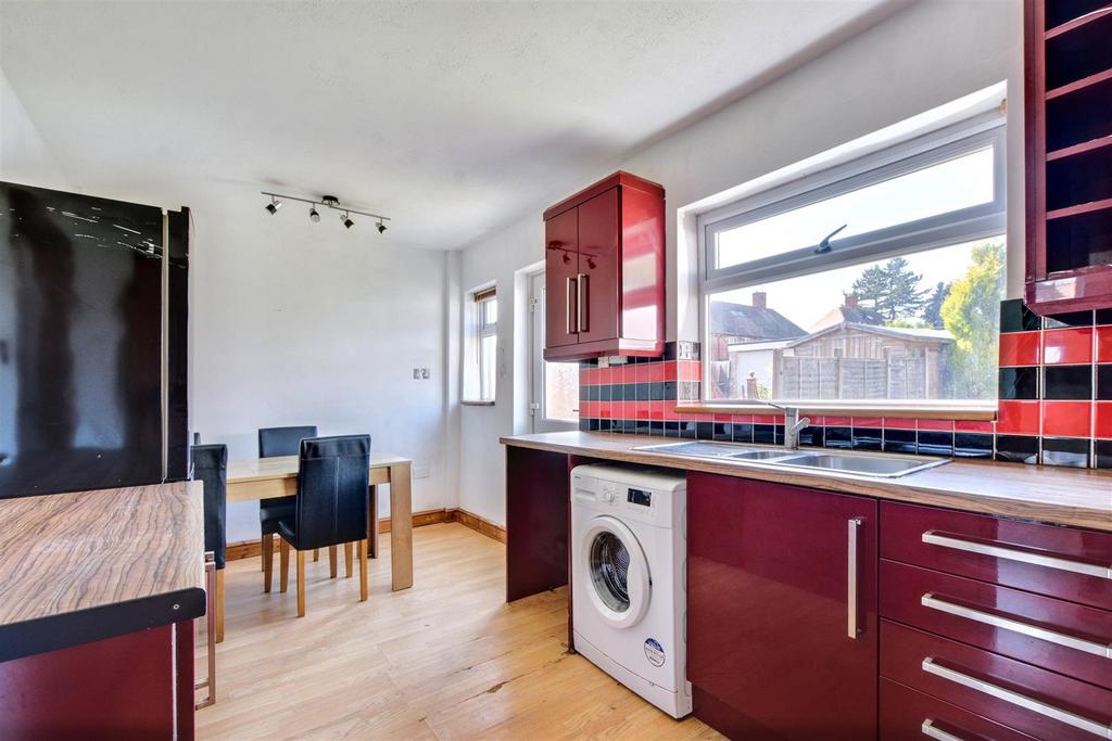Kitchen 1.jpeg