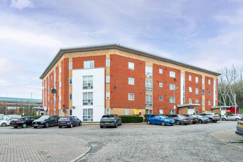 2 bedroom flat to rent, Albatross Close, Beckton, London, E6