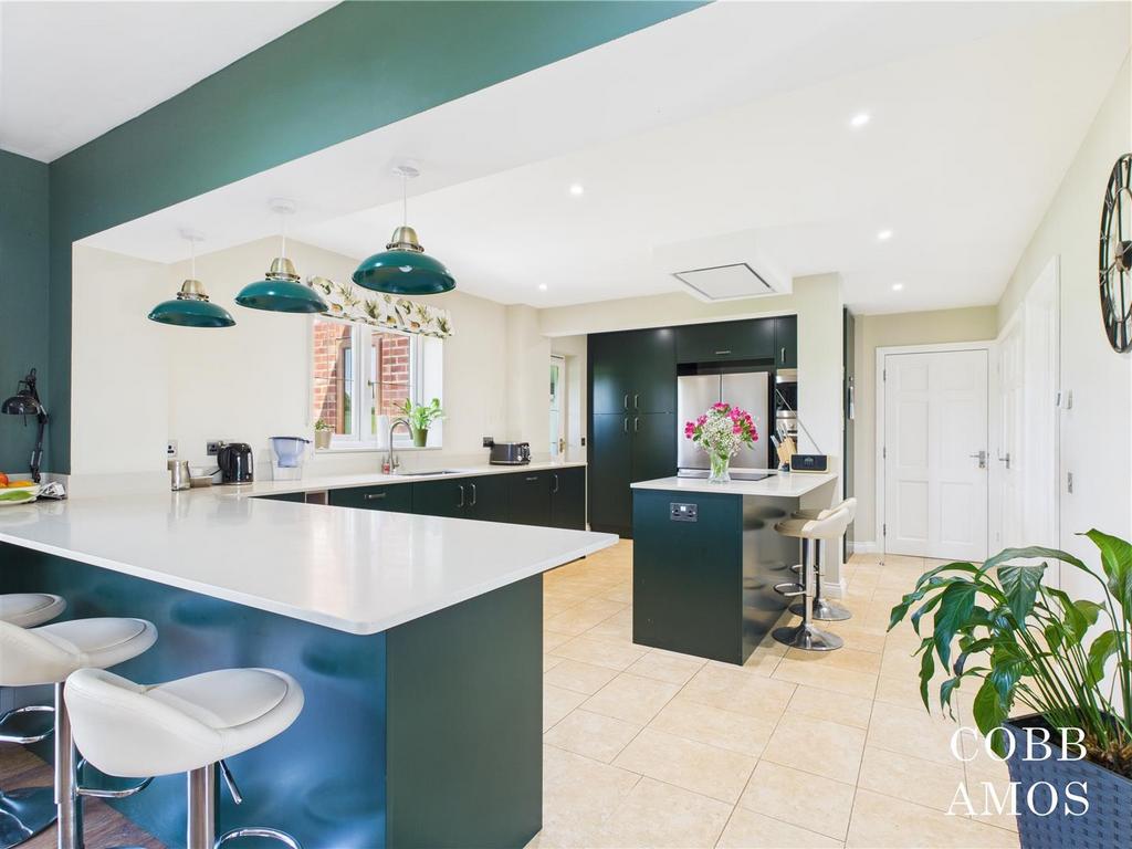 CAM02803 G0-PR0181-STILL055.jpg