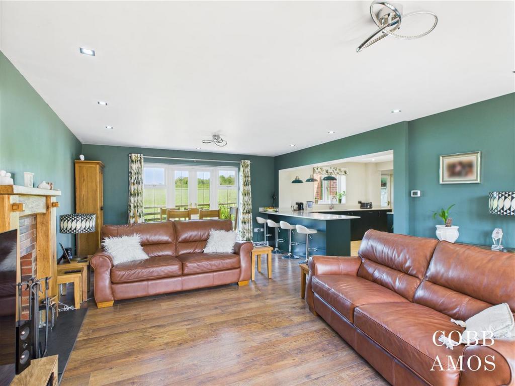 CAM02803 G0-PR0181-STILL062.jpg