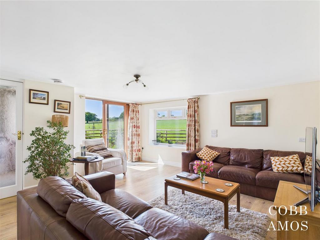 CAM02803 G0-PR0181-STILL019.jpg