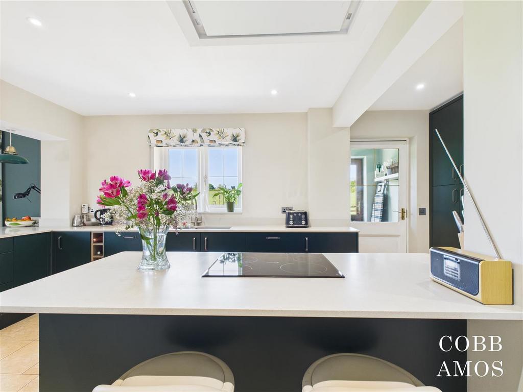 CAM02803 G0-PR0181-STILL052.jpg