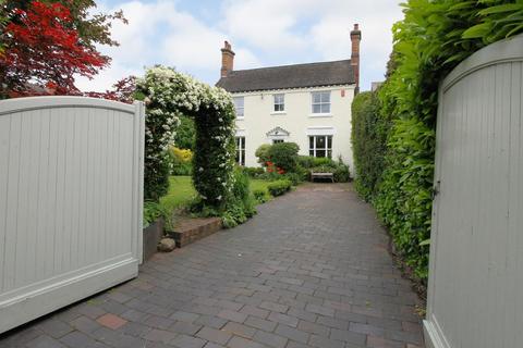 25 Farlands Road, Stourbridge, DY8 2DD