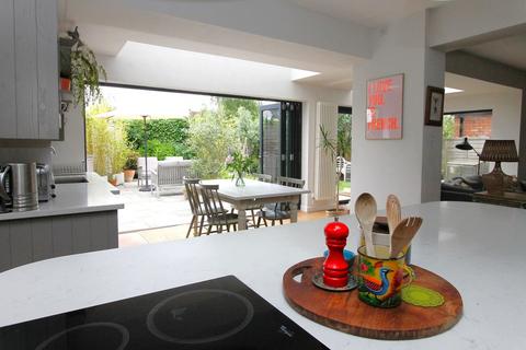 25 Farlands Road, Stourbridge, DY8 2DD