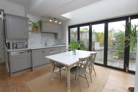 25 Farlands Road, Stourbridge, DY8 2DD